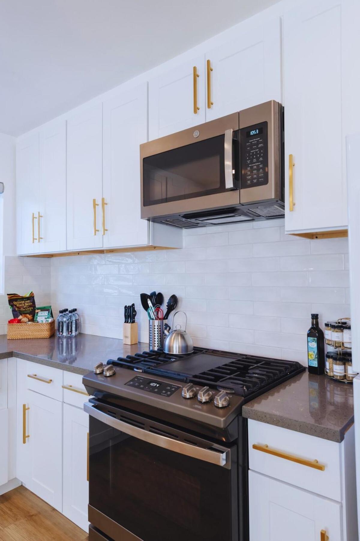Cozy Modern 3 Bed 1 Bath Home - Pet Friendly! Lawndale Exterior photo