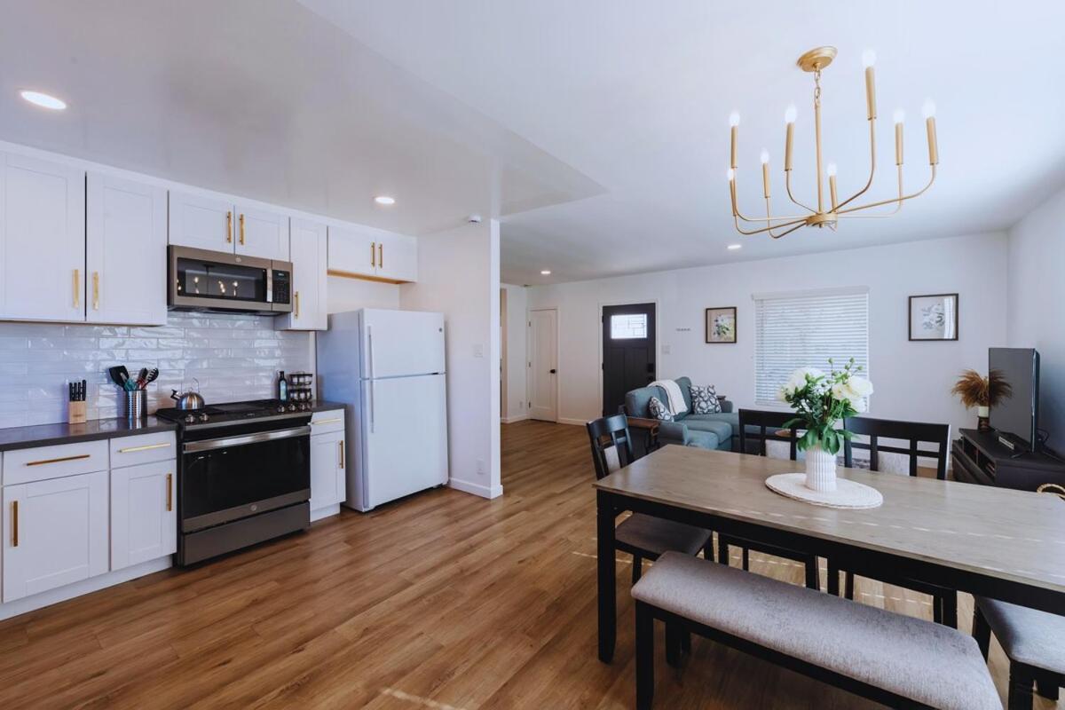 Cozy Modern 3 Bed 1 Bath Home - Pet Friendly! Lawndale Exterior photo